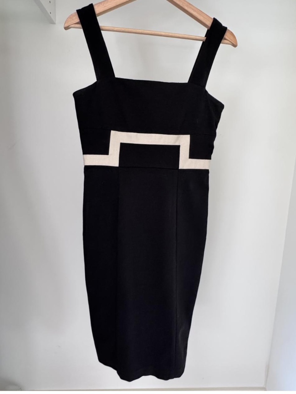Diane von Furstenberg Sheath Dress Black Cream Size 6 Colorblock
